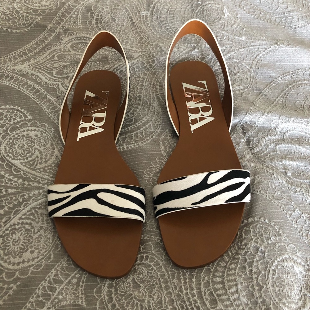 Brand New Zara Zebra Print Flats Size 37 (6.5)